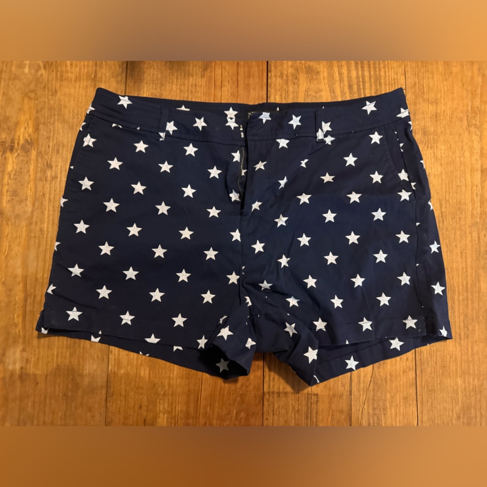 New York & Co Star Pattern Navy chino shorts, Size 14 (Never Worn)
